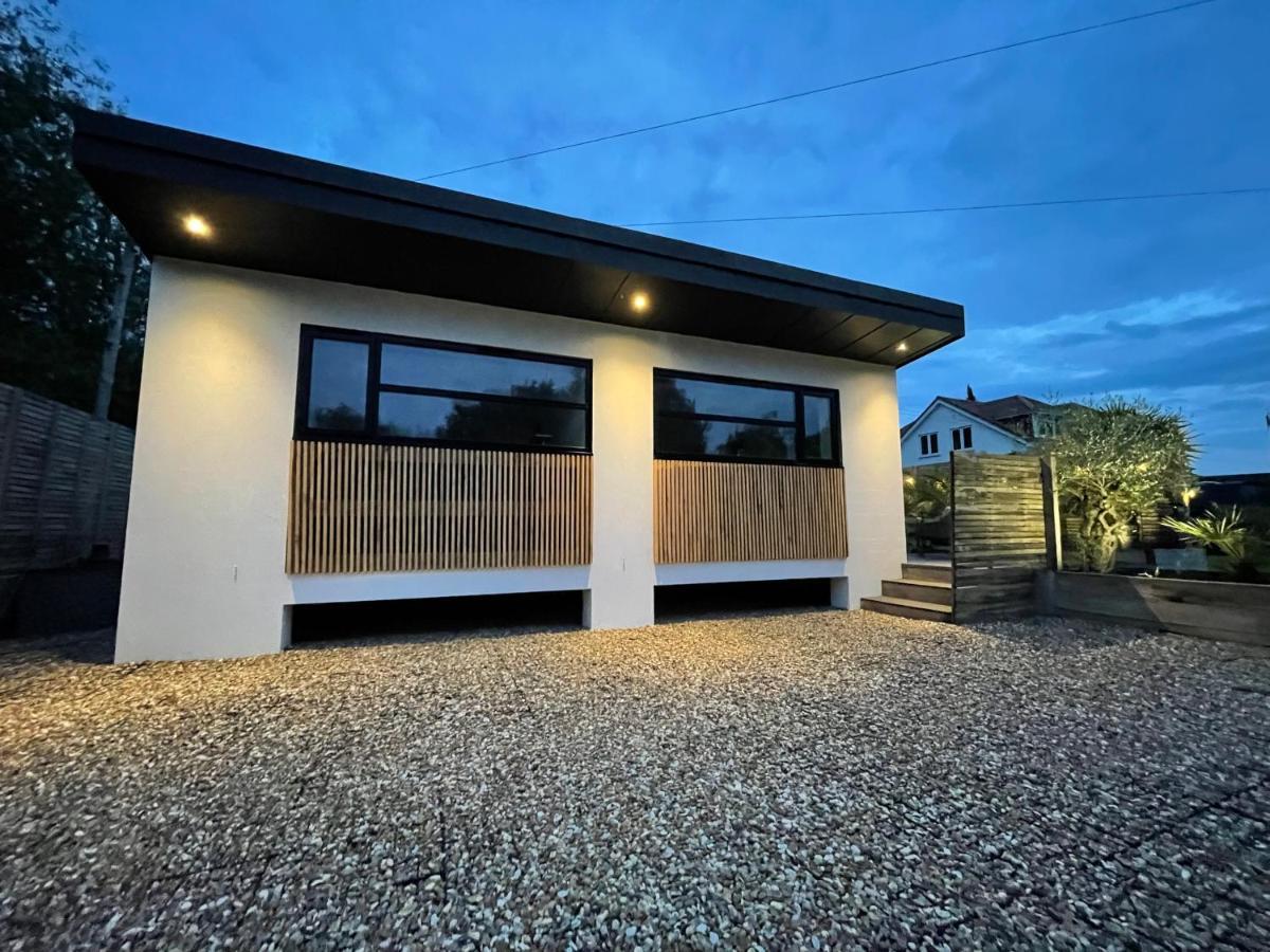 Holiday home River With Jacuzzi Fire And Boat Hire *